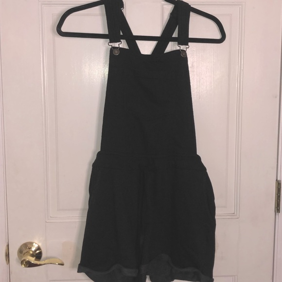 ⭐️Comfy Layering Overall Romper⭐️Perfect for Fall - Picture 1 of 4